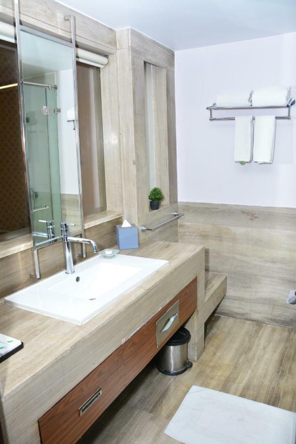 Quality Inn Gurgaon Ngoại thất bức ảnh